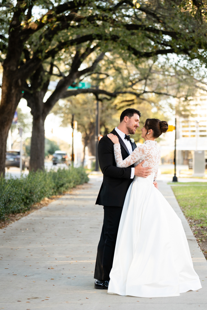 The first kiss at Robert Carr Chapel, Fort Worth wedding