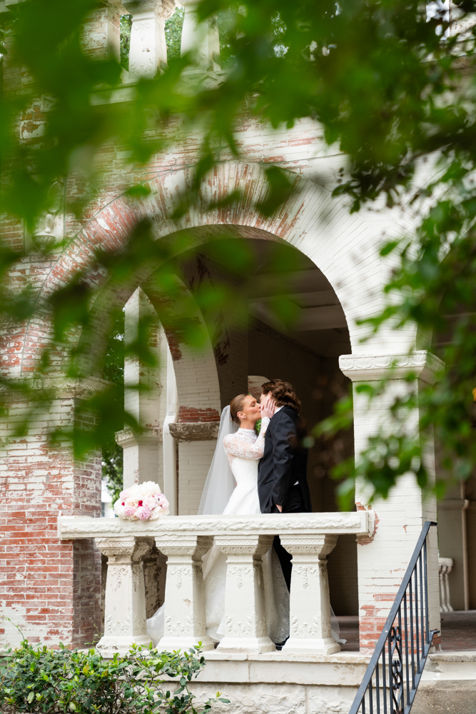 Bride and Groom Portraits at The Woman's Club of Fort Worth