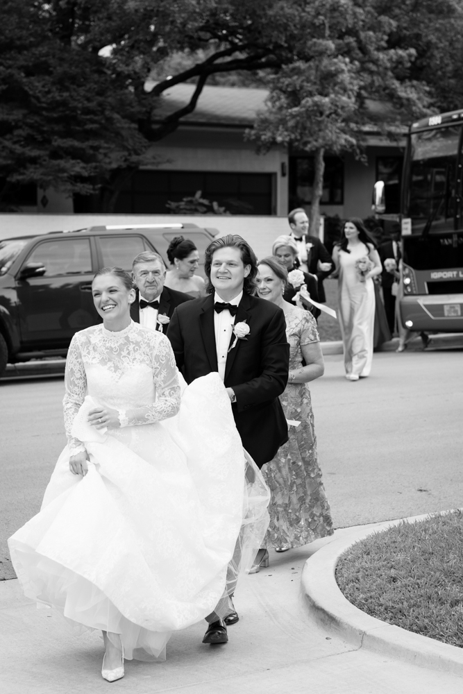 Couple portrait in the gardens, Woman's Club of Fort Worth wedding