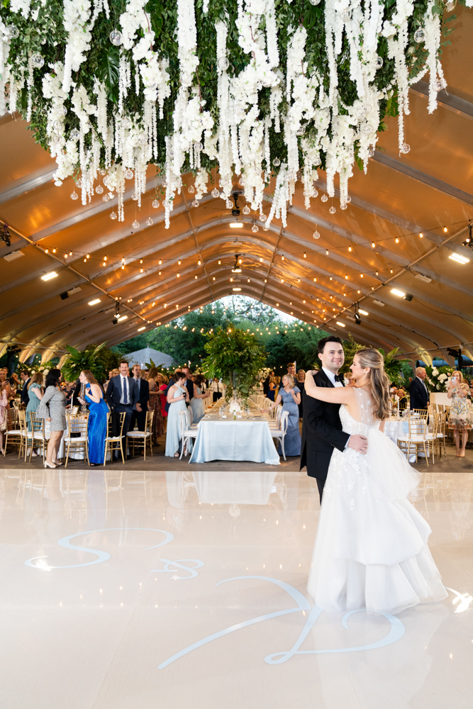 Moments from Kelley & Stephen, First United Methodist Church Fort Worth & Fort Worth Zoo Wedding