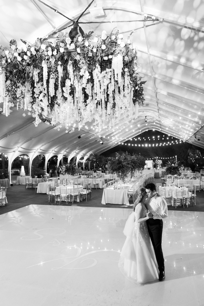 Moments from Kelley & Stephen, First United Methodist Church Fort Worth & Fort Worth Zoo Wedding