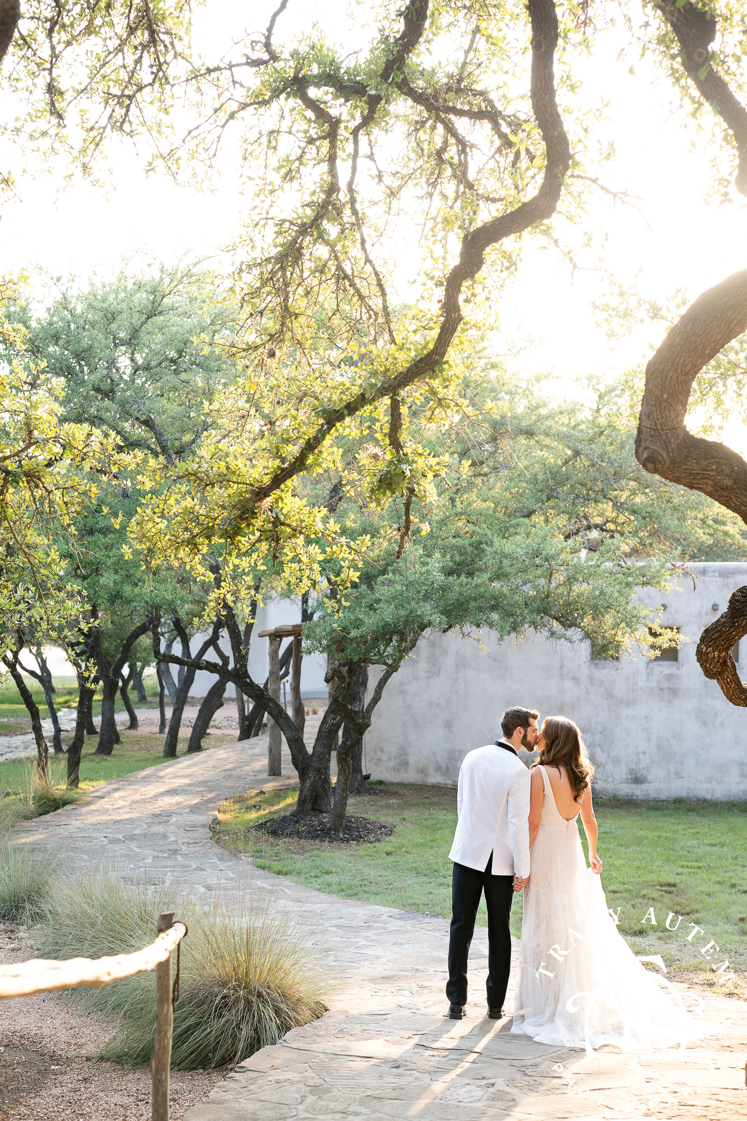 wedding at lost mission in spring branch texas by tracy autem photography