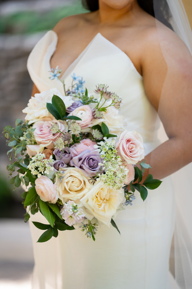 A quiet, radiant bridal moment for Caroline in Fort Worth